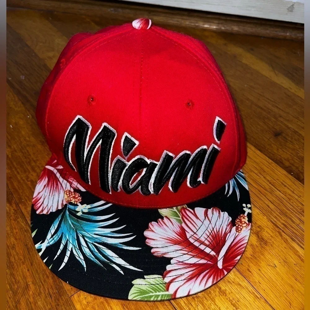 City Hunter One Size Red Black Miami Heat Floral Snapback Cap Hat Vtg